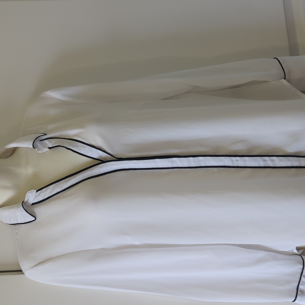 Like New Worthington Button Down - Picture 2 of 11